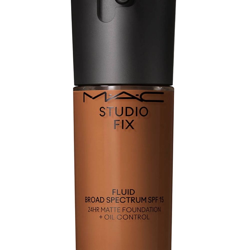 StudioFix Fluid SPF 15 24 hour Matte Foundation + Oil Control      NC 50